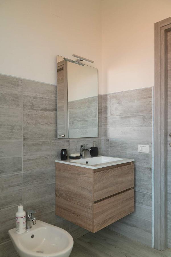 Monfalcone City Room Rental Apartment カリアリ エクステリア 写真